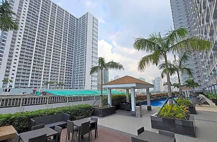 Hotel Coast Residences Near Ccp Picc Manila